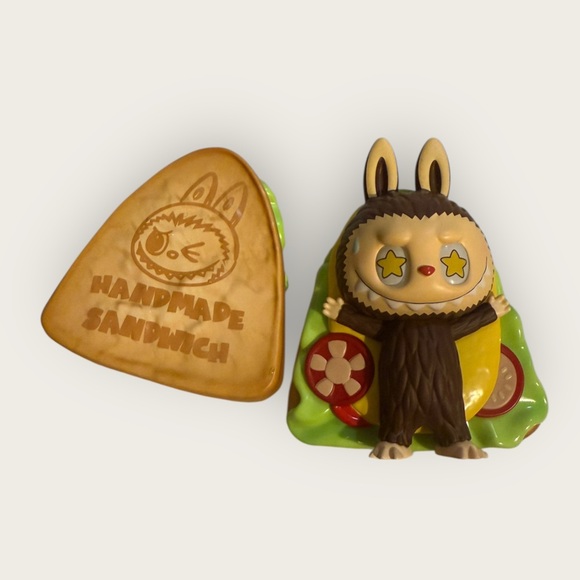 POP MART LABUBU THE MONSTERS Wacky Mart Series Figure Toy- Labubu sandwich - Picture 4 of 10